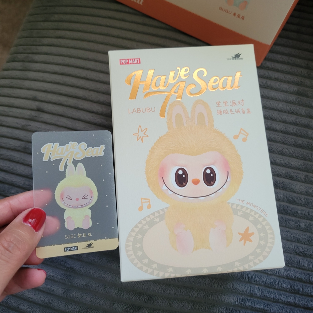 SISI Labubu 'Have A Seat'